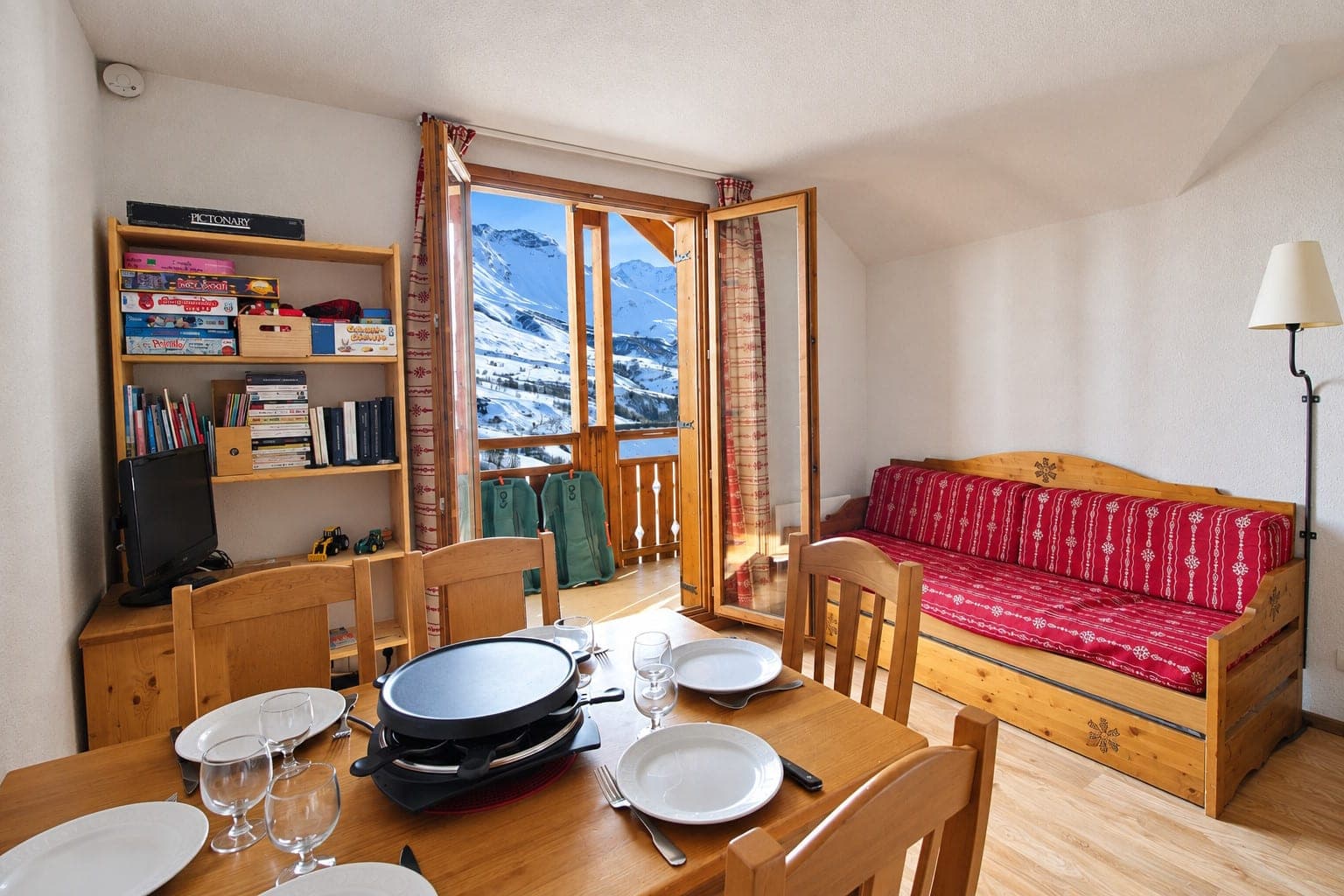 Table dressee pour une raclette